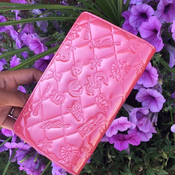 CHANEL Handbags - Authentic Chanel Patent Wallet